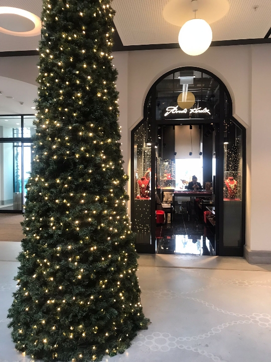 Стамбул готовится к Рождеству 